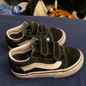 Van Sneakers size 6c Good condition